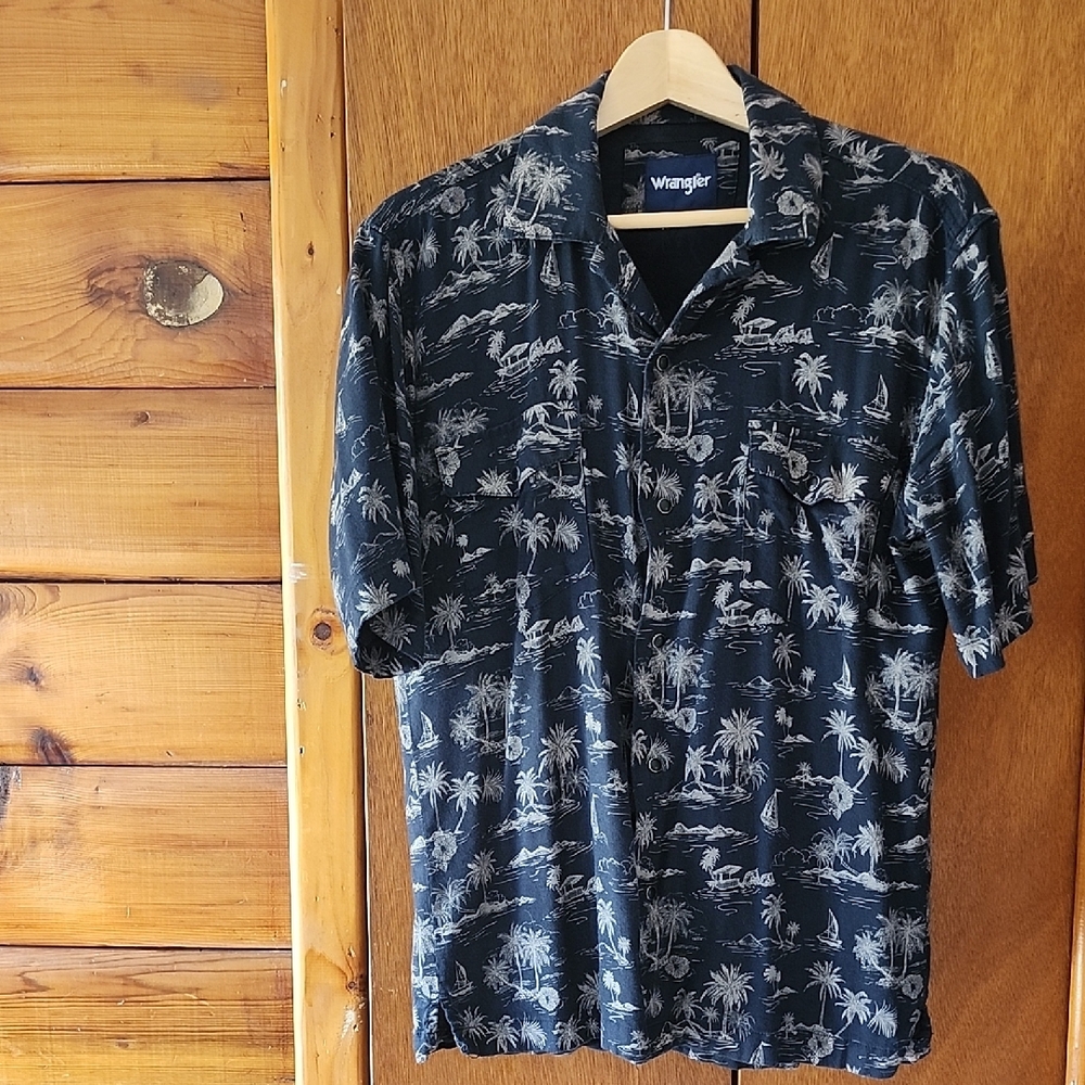 Wrangler Black and White Button Down Shirt